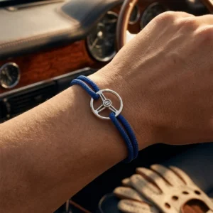 Bracelet Automobile BONIDAY porté au poignet